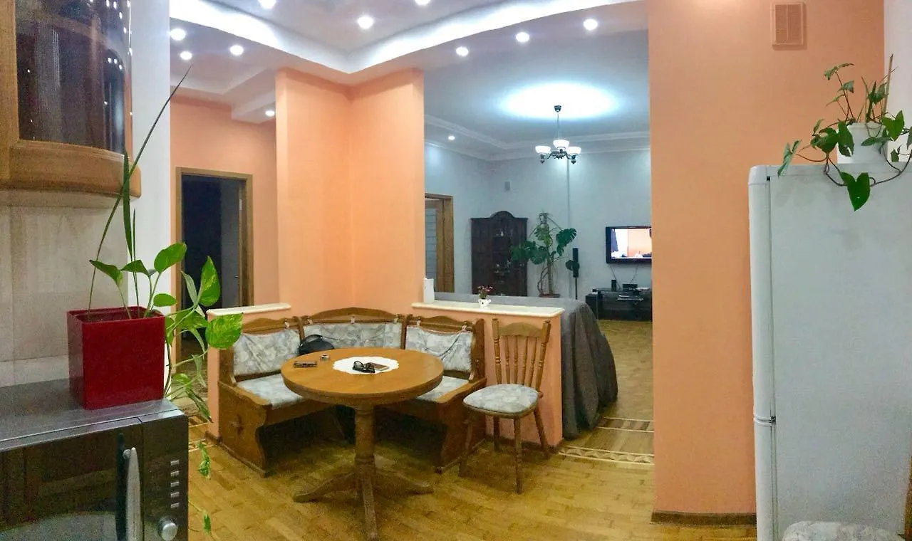 Calm Center Of Baku Apartment